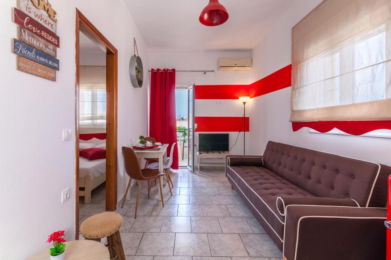 Guests Apartments In Sissi Creta エクステリア 写真